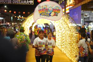 BIB: 460
                            <button type="button" onclick="openModal(21831652)" class="btn btn-primary btn-sm float-right btn-popup" data-toggle="modal" data-target=".modal-high-quality">
                        <i class="fas fa-shopping-cart"></i> Add to Cart
                    </button>
                                            <button type="button" onclick="isThisMe(21831652, true)" class="btn btn-success btn-sm float-right btn-popup btn-isme hidden" data-toggle="tooltip" data-placement="bottom" title="นี่คือรูปของคุณใช่ไหม คลิกที่นี่เพื่อเอาเข้าอัลบั้ม">
                        <i class="fas fa-plus"></i> Add to album
                    </button>
                    <button type="button" onclick="isThisMe(21831652, false)" class="btn btn-warning btn-sm float-right btn-popup btn-isnotme hidden">
                        <i class="fas fa-ban"></i> Remove from album
                    </button>